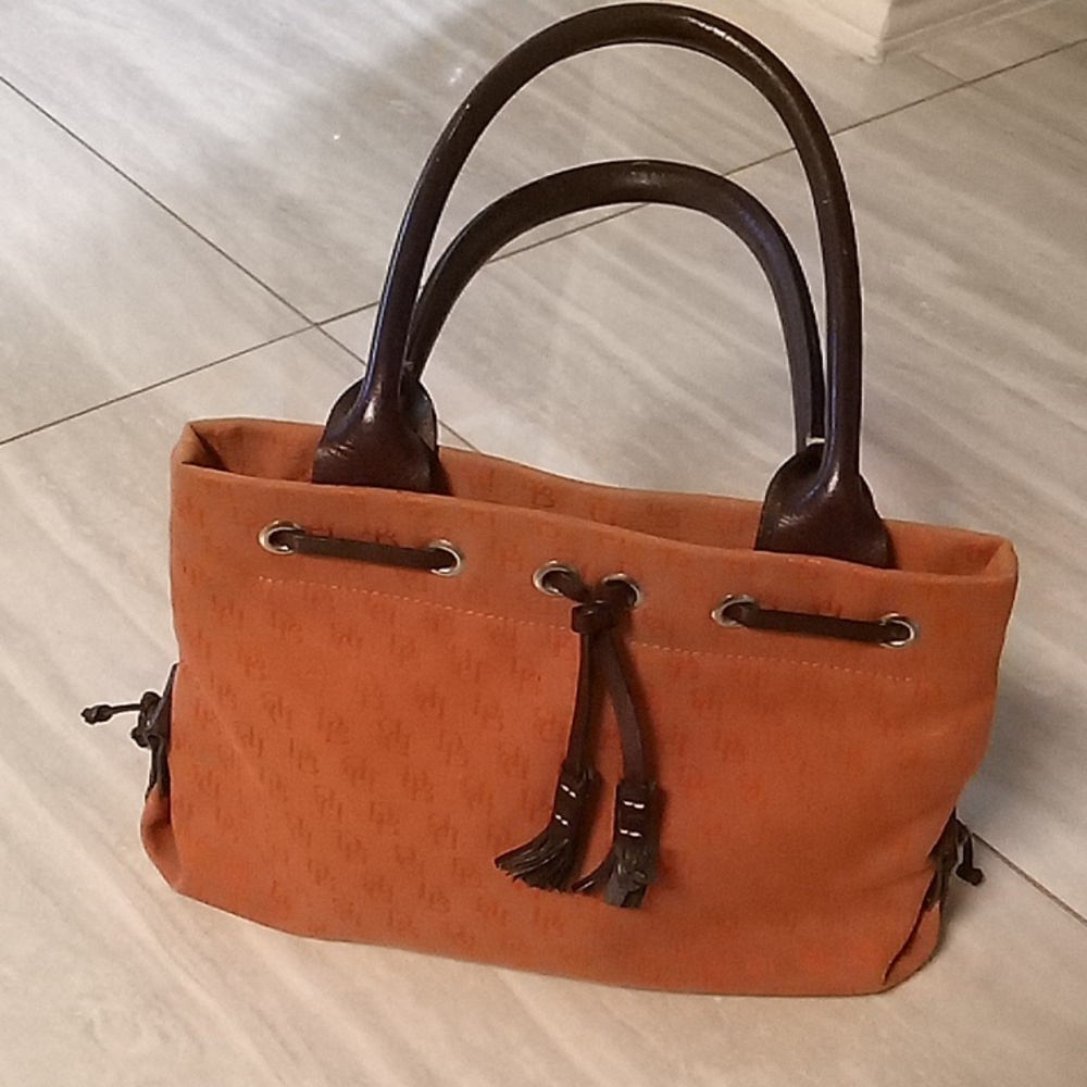 Dooney & Bourke inc. Tote